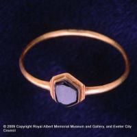 A gold ring from Flowerpot
