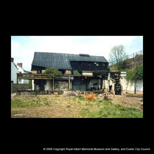 Cricklepit Mill: the exterior