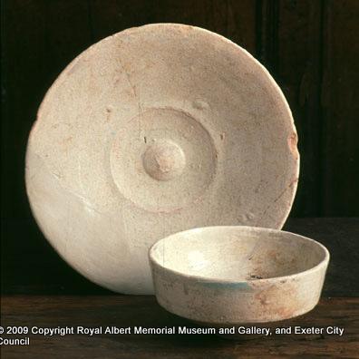 Plain tin–glazed pottery from Seville