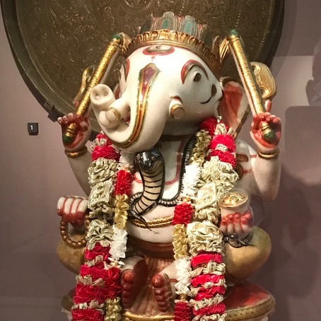 Garland (around Ganesh)